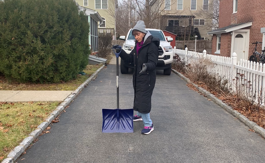 How To Shovel Snow Without Injuring Yourself
